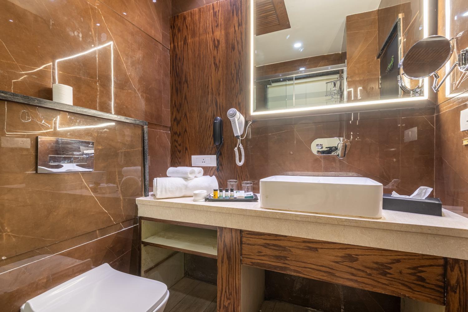 Quality Inn By Lawrence Hotels Dharamszala Kültér fotó