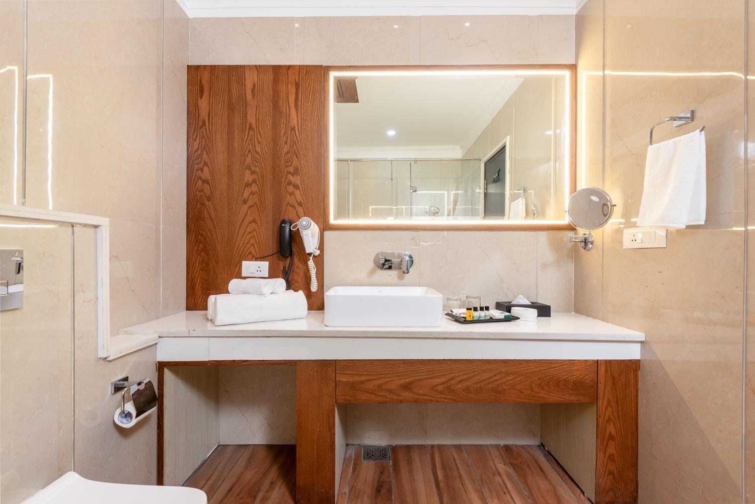 Quality Inn By Lawrence Hotels Dharamszala Kültér fotó