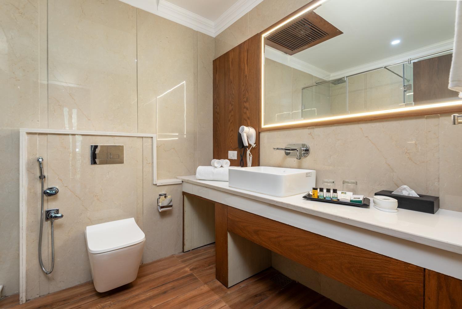 Quality Inn By Lawrence Hotels Dharamszala Kültér fotó